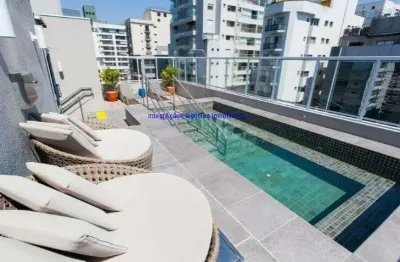 Condomínio com piscina, sala de ginastica, jacuzi, portaria e segurança e portaria.  excelente localização, à 8 minutos da avenida paulista;