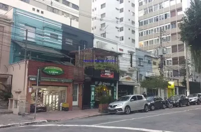 Sobrado comercial 235m², 08 salas e 06 banheiros.   excelente localização entre as ruas dos alemãs, ingleses e franceses; próximo da estação do metrô