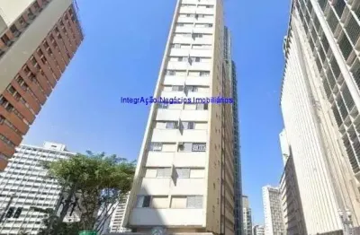 Condomínio com portaria e segurança 24h.  excelente localização á 6 minutos andando para a estação do metrô anhangabaú; entre a rua álvaro de carvalho