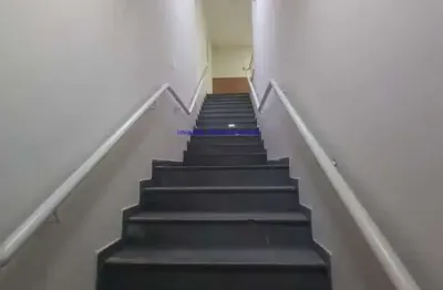 Conjunto comercial 166m², 5 salas, 1 copa e 3 banheiros. o espaço está dividido em parte com dry wall, em perfeitas condições, podendo ser retirados