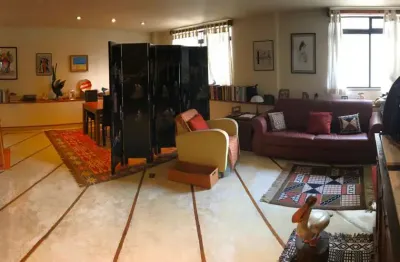 Apartamento 208m², 03 dormitórios (sendo 01 suíte master), 03 banheiros e 01 vaga na garagem.  condomínio com portaria e segurança.