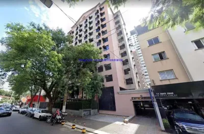 Conjunto comercial 32m², 02 banheiros e 01 vaga na garagem.  condomínio com recepção e segurança 24hrs.  excelente localização.