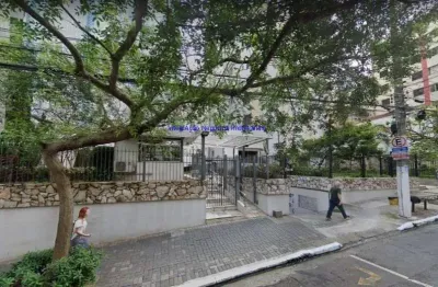 Apartamento 200m², 02 dormitórios, 01 banheiro e 01 vaga na garagem.  condomínio com portaria, segurança 24hrs, jardim e salão de festa.  excelente lo