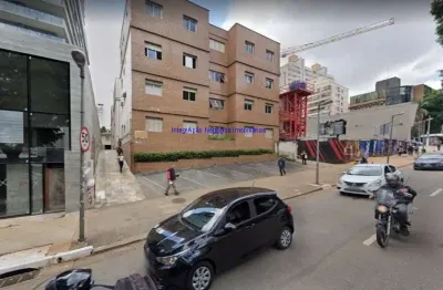 Conjunto comercial 120m², 01 banheiro e 01 vaga na garagem.  condomínio com recepção e segurança 24hrs.  excelente localização á 2 minutos andando par