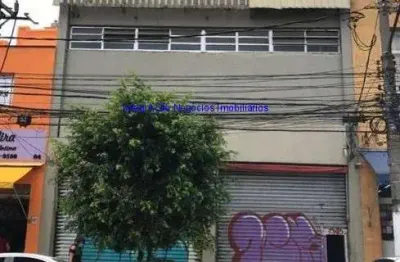 Prédio comercial 1.057 m², térreo: 01 salão amplo com vão livre, 03 banheiros, 01 lavanderia e 01 depósito; primeiro pavimento, 01 salão grande com vã
