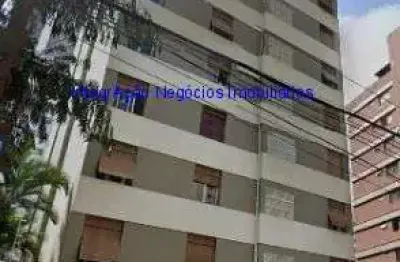 Condomínio com portaria e segurança 24h.  excelente localização a 1 minuto andando para o shopping frei caneca, entre as ruas frei caneca,