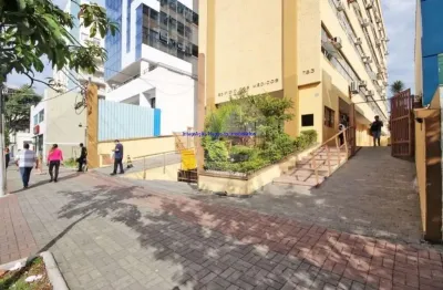 Conjunto comercial 148m², 07 salas, 03 banheiros e 03 vagas na garagem;   condomínio com recepção e segurança 24hrs.  excelente localização á 3 minuto