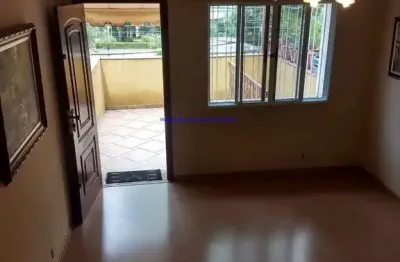 Casa sobrado 143m², 02 dormitórios, 03 banheiros, 02 salas e 03 vagas na garagem.