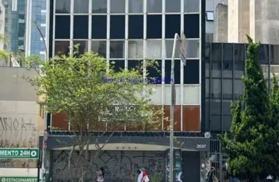 Prédio comercial 1.1700m²,  divididos em 4 pavimentos de 300 m2, frente 10 metros, fundo 30 metros, loja sem colunas no térreo, com pé direito de 4,20