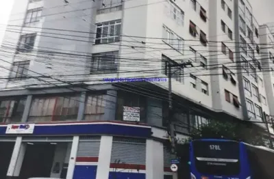 Sobreloja 295m², 02 banheiros.   excelente localização á 7 minutos andando para a estação do metrô santa cecília; entre as ruas conselheiro nébias, ge