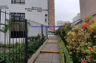 Condomínio com portaria, segurança 24hrs, playground, quadra poliesportiva e jardim.  excelente localização entre as ruas dos bombeiros,