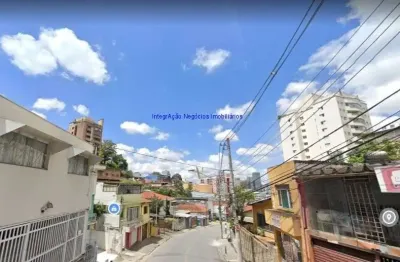 Sobrado comercial 500m², 04 banheiros e 06 vagas na garagem.  excelente localização entre as ruas mattia filizzola, barão de castro lima e conde.