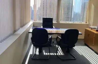 Condomínio com recepção e segurança.  excelente localização, á 2 minutos andando para a estação do metrô consolação; entre as alamedas santos,