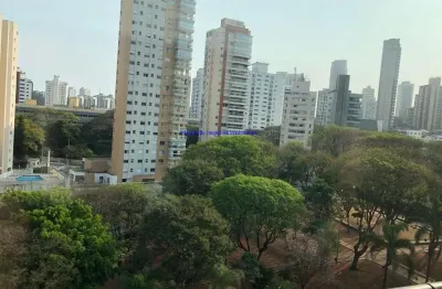 Conjunto comercial 83m², 01 banheiro e 01 vaga na garagem.  condomínio com recepção e segurança 24hrs.  excelente localização entre as ruas montesquie
