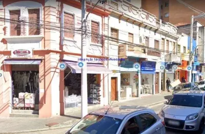 Sobreloja 200m², 02 banheiros.  excelente localização entre as ruas dom lino, são lázaro e possidonio ignacio; próximo da estação do metrô luz.