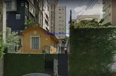 Casa 350m², 02 dormitórios e 02 banheiros.  excelente localização entre as ruas purpurina, fradique coutinho e rodesia; próximo da estação do metrô.
