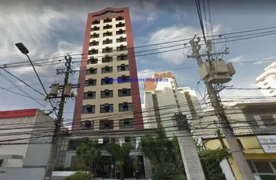 Conjunto comercial 47m², 01 banheiro e 01 vaga na garagem.  condomínio com portaria e segurança 24hrs.  excelente localização entre as ruas comendador