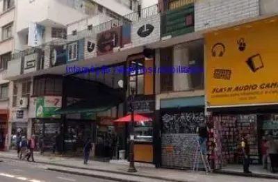 Conjunto comercial 66m², 02 banheiros.  condomínio com recepção.  excelente localização á 4 minutos andando para a estação do metrô anhangabaú;