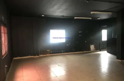 Loja 280m², 05 banheiros.   excelente localização á 6 minutos andando para a estação do metrô república;  entre as ruas general jardim, rêgo freitas