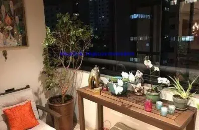 Apartamento 128m², 04 dormitórios (sendo 02 suítes), 03 banheiros e 02 vagas na garagem.  condomínio com portaria 24hrs, piscina, salão de festa
