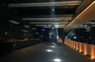 Galpão 450m², 07 banheiros.  excelente localização entre as ruas lavradio, brigadeiro galvão e avenida pacaembu; próximo da estação do metrô palmeiras