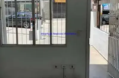 Casa sobrado  comercial 130m²,05 salas , 03 banheiros e 01 vaga de garagem.  excelente localização próximo as ruas ponta delgada,alvorada e bugio;