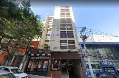 Condomínio com recepção e segurança.  excelente localização á 9 minutos andando para a estação do metrô trianon-masp; entre  as alamedas campinas,