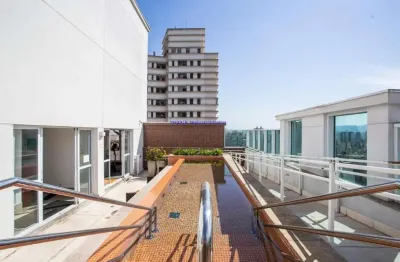 Condomínio com portaria 24hrs, piscina, sauna, academia, lavanderia coletiva e espaço gourmet.  excelente localização