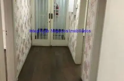 Conjunto comercial 68m², 04 salas e 02 banheiros.  excelente localização á 4 minutos andando para a estação do metrô são bento; entre as ruas três de