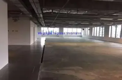 Condomínio com recepção, segurança 24hrs, lobby e ar condicionado.  excelente localização, á 1 minutos andando para a estação do metrô vila olímpia;