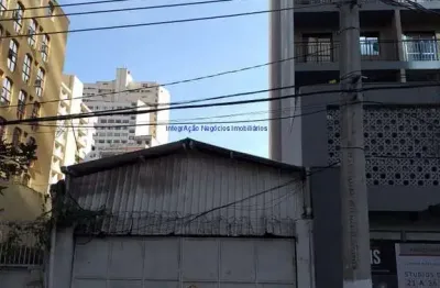 Galpão 342m² 01 salão de vão livre, mas com espaço para modificações, 01 banheiro.  excelente localização entre as ruas conde do pinhal, da glória