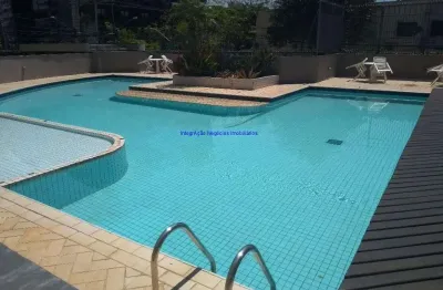 Condomínio com churrasqueira, jardim, piscina, piscina infantil, sala de ginástica, salão de festa, salão de jogos e sauna.  excelente localização