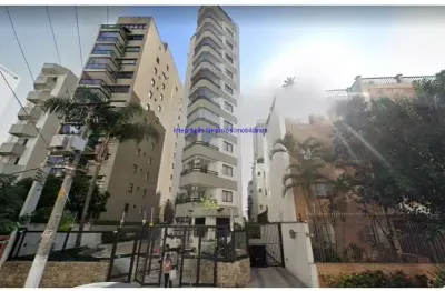 Apartamento 120m², 04 dormitórios (sendo 01 suíte), 03 banheiros e 03 vagas na garagem. área comum com churrasqueira, jardim e salão de festa.