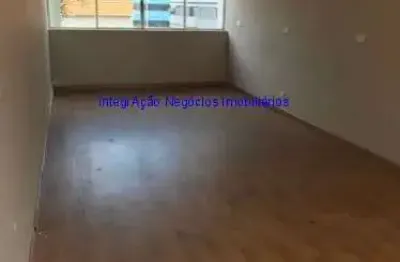 Sala comercial 34m², 01 banheiro,  sem vaga de garagem. excelente localização entre as ruas teodoro sampaio, cardeal arcoverde e irmão lucas.