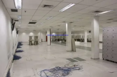 Predio 2.737m² de área útil e 3.009m² de terreno, 11 banheiro e 14 vaga na garagem. à 250m da av. marquês de são vicente (corredor de ônibus);