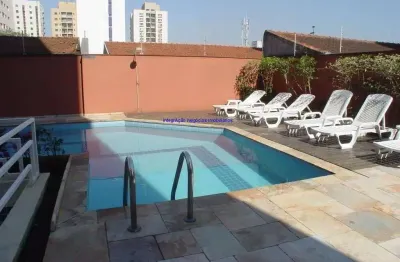 Condomínio com piscina, churrasqueira, espaço gourmet, academia, brinquedoteca, quadra, playground, área verde, salão de jogos e de festas.