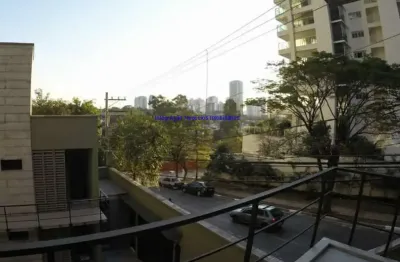 Casa 400 m², 10 suítes, sala, 10 banheiros, 10 vagas de garagem. ótima área de lazer. excelente localização.