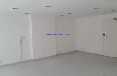 Conjunto comercial 47m², 01 recepção, mais 03 ambientes e 01 banheiro. ampla janela de vidro, piso frio, ar condicionado, interfone e lampadas de led.