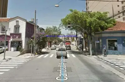 Loja comercial 240m².  são 03 pisos, sendo 80m²  de terreno.   excelente localização, próximo a praça benedito calixto.   todas as informações