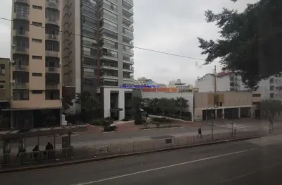 Apartamento 70m², 01 dormitório e 01 banheiro.   condomínio com portaria.   excelente localização á 4 minutos andando para a estação do metrô.