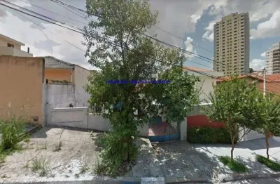 Terreno 213m²; (zona mista - zoneamento permite construção de até 2x a área do terreno)
