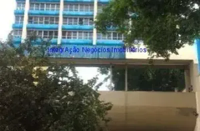 Conjunto comercial 33m², 01 banheiro e 01 vaga na garagem.  condomínio com recepção, segurança e acesso para deficientes físicos.