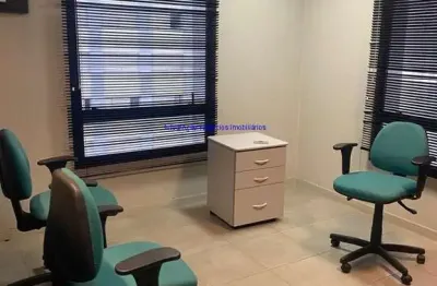 Conjunto comercial 37m², 01 banheiro e 01 vaga na garagem; imóvel com persianas e ar condicionado.  condomínio com recepção e segurança.
