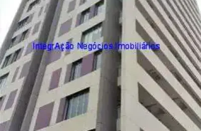 Condomínio com portaria 24h, elevadores e zelador.  excelente localização á 6 minutos andando para a estação do metrô consolação;