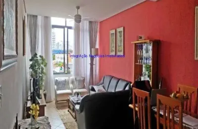 Apartamento 152m², 03 dormitórios 01 sendo suíte, 02 banheiros e 01 vaga na garagem. excelente localização, próximo a avenida rebouças.