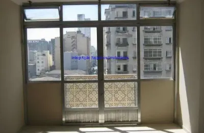 Apartamento 74m², 01 dormitório (sendo suíte) e 02 banheiros.   condomínio sem portaria.   excelente localização á 7 minutos andando para a estação