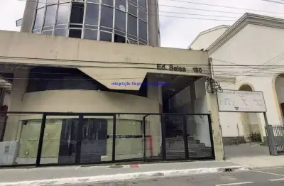 Conjunto comercial 56m², 01 banheiro , 01 vaga, 01 copa. com 03 ar condicionados.   condomínio com recepção e segurança 24hrs.   excelente localização
