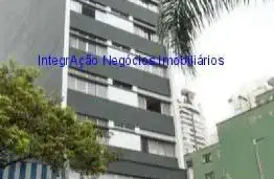 Condomínio com portaria e segurança.  localização privilegiada entre as ruas bela cintra,  dona antónia de queirós e frei caneca.