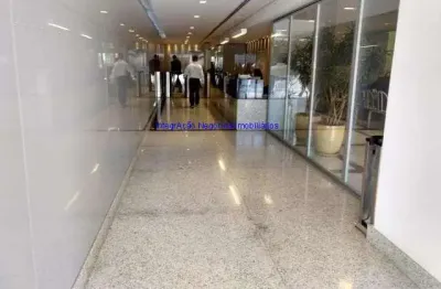 Condomínio com recepção e portaira.  excelente localização, entre as ruas manduri, ibiapinópolis e avenida rebouças e eusébio matoso.