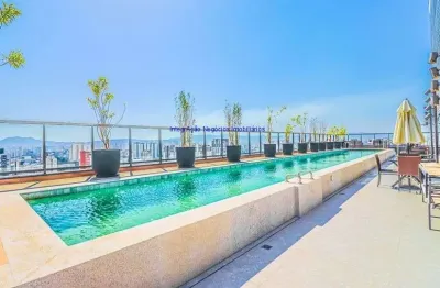 Apartamento  80m², 02 dormitórios (sendo suítes)  03 banheiros e 01 vaga de garagem; (fotos ilustrativas).  condomínio com portaria e segurança.